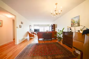 4718 Russett Ln, Skokie, IL 60076 - Photo 5