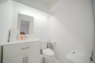 4718 Russett Ln, Skokie, IL 60076 - Photo 11