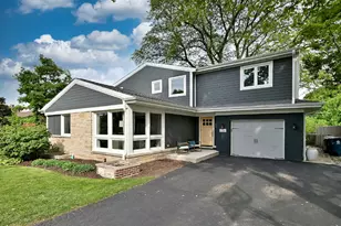 334 E Huntington Ln, Elmhurst, IL 60126 - Photo 1