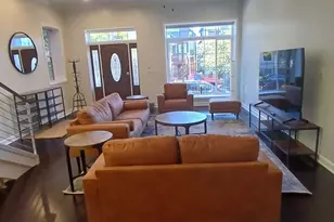 3027 N Allen Ave, Chicago, IL 60618 - Photo 3