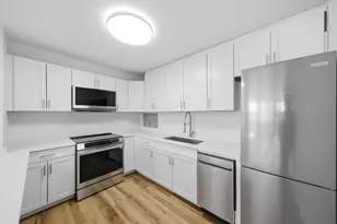 555 W Cornelia Ave, Chicago, IL 60657 - Photo 9
