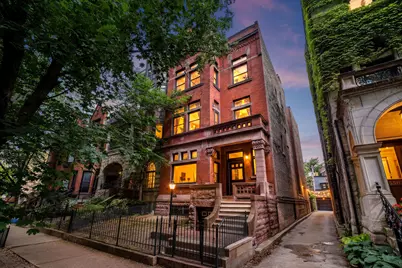 560 W Arlington Place, Chicago, IL 60614 - Photo 1