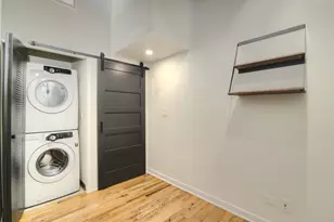 1111 W 14th Pl, Chicago, IL 60608 - Photo 37