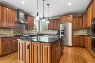 8 Rose Ln, Hawthorn Woods, IL 60047 - Photo 7