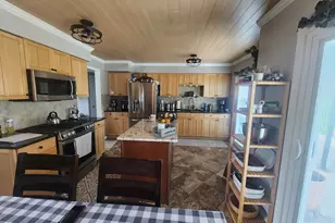 10 Ash Ct, Streamwood, IL 60107 - Photo 3