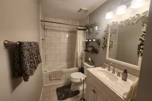10 Ash Ct, Streamwood, IL 60107 - Photo 5
