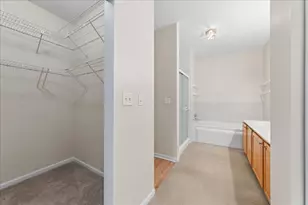 31306 Kline Cir, Warrenville, IL 60555 - Photo 11