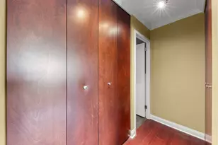 1555 N Sandburg Terrace, Chicago, IL 60610 - Photo 17