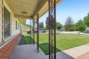511 Walnut Ln, Elk Grove Village, IL 60007 - Photo 3