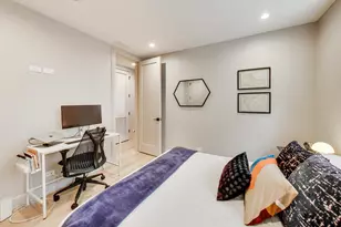 1350 W Erie St, Chicago, IL 60642 - Photo 11