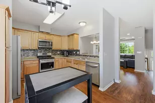 2378 Oakfield Ct, Aurora, IL 60503 - Photo 9