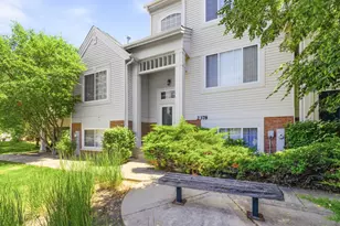 2378 Oakfield Ct, Aurora, IL 60503 - Photo 3