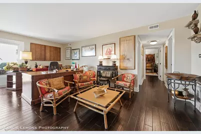 77 Lake Hinsdale Drive #402, Willowbrook, IL 60527 - Photo 3