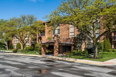 77 Lake Hinsdale Drive #402, Willowbrook, IL 60527 - Photo 1