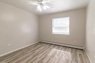 715 Grove Dr, Buffalo Grove, IL 60089 - Photo 13