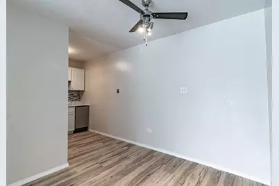 715 Grove Drive #206, Buffalo Grove, IL 60089 - Photo 7