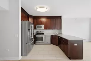 33 W Ontario St, Chicago, IL 60654 - Photo 5
