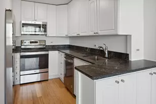 2728 N Hampden Ct, Chicago, IL 60614 - Photo 9
