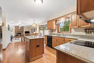 968 Milford St, Cary, IL 60013 - Photo 5