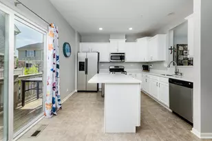 208 Prairie Ct, Morton Grove, IL 60053 - Photo 7