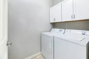 208 Prairie Ct, Morton Grove, IL 60053 - Photo 11