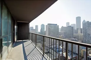 10 E Ontario St, Chicago, IL 60611 - Photo 11