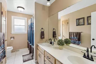 7329 Richmond Ave, Darien, IL 60561 - Photo 17