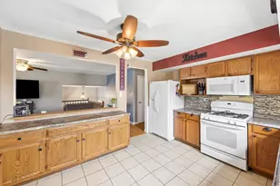 7329 Richmond Ave, Darien, IL 60561 - Photo 11