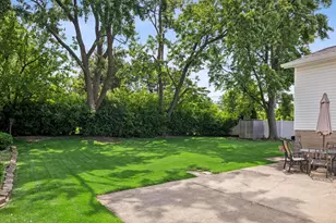 7329 Richmond Ave, Darien, IL 60561 - Photo 29