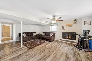 7329 Richmond Ave, Darien, IL 60561 - Photo 21