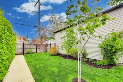 2646 W Birchwood Avenue, Chicago, IL 60645 - Photo 31