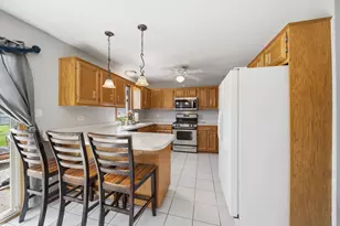 1024 Kylemore Ct, Lockport, IL 60441 - Photo 11