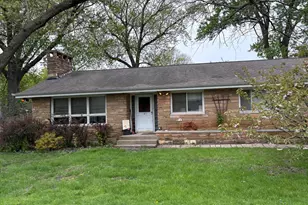 337 Maplewood Dr, Lakemoor, IL 60051 - Photo 1