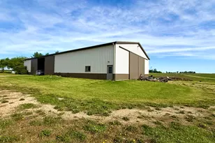 704 Carnahan Rd, Compton, IL 61318 - Photo 3