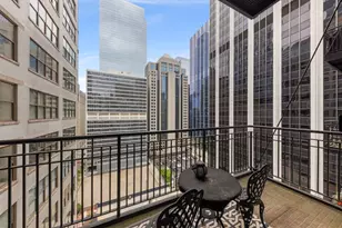 212 W Washington Ave, Chicago, IL 60606 - Photo 21