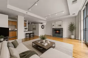 212 W Washington Ave, Chicago, IL 60606 - Photo 5