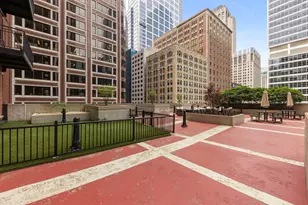 212 W Washington Ave, Chicago, IL 60606 - Photo 25