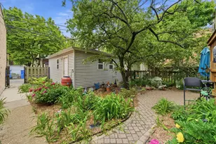 1341 W Eddy St, Chicago, IL 60657 - Photo 23