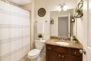 1625 W Estes Ave, Chicago, IL 60626 - Photo 13