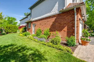 1066 Franz Dr, Lake Forest, IL 60045 - Photo 3