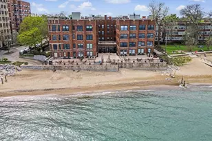 1200 W Sherwin Ave, Chicago, IL 60626 - Photo 1
