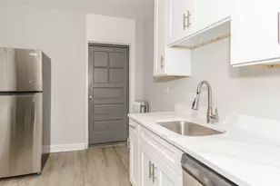 2724 W Rosemont Ave, Chicago, IL 60659 - Photo 5