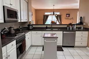 1268 Georgetown Way, Vernon Hills, IL 60061 - Photo 5