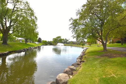 500 W Huntington Commons Road #157, Mount Prospect, IL 60056 - Photo 5