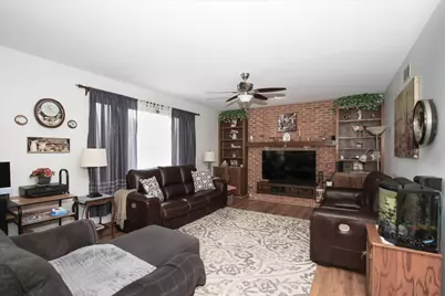 2153 Jordan Circle, Elgin, IL 60123 - Photo 15