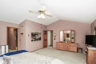 2153 Jordan Cir, Elgin, IL 60123 - Photo 21