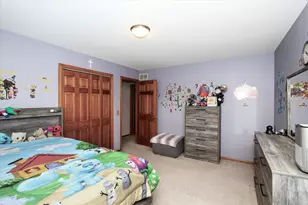 2153 Jordan Cir, Elgin, IL 60123 - Photo 29