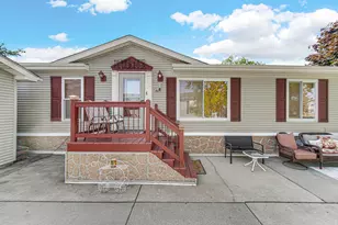 125 Cardinal Dr, Beecher, IL 60401 - Photo 1