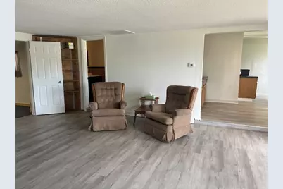401 E College Street, Kewanee, IL 61443 - Photo 5