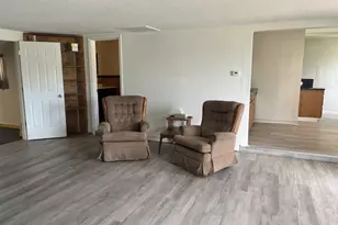 401 E College St, Kewanee, IL 61443 - Photo 5